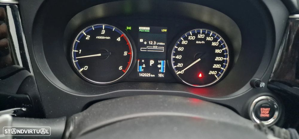 Mitsubishi Outlander 2.2 DI-D Instyle Navi AT 4WD - 11