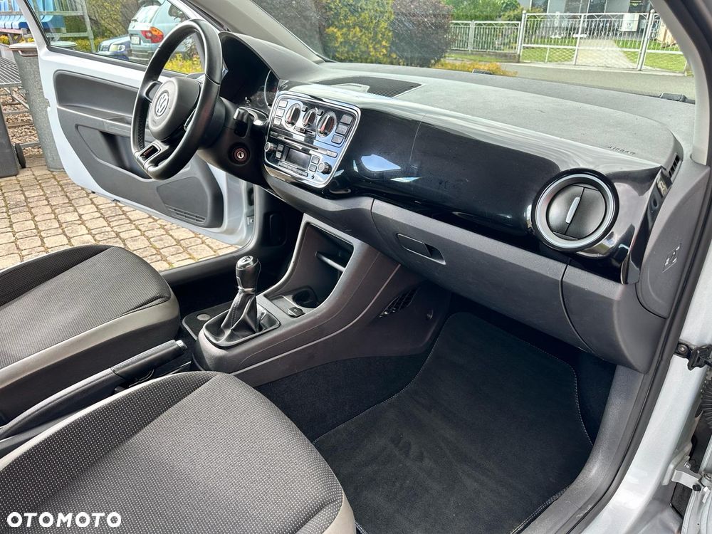 Volkswagen up! cheer - 16