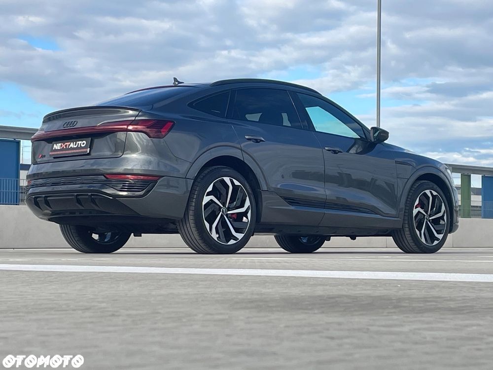 Audi Q8 Sportback e-tron - 8