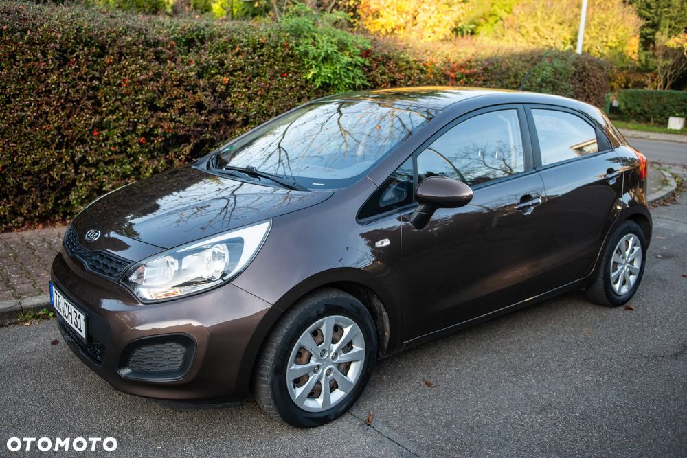 Kia Rio 1.2 Business Line - 10