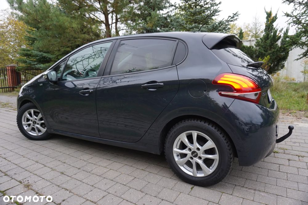 Peugeot 208 - 7