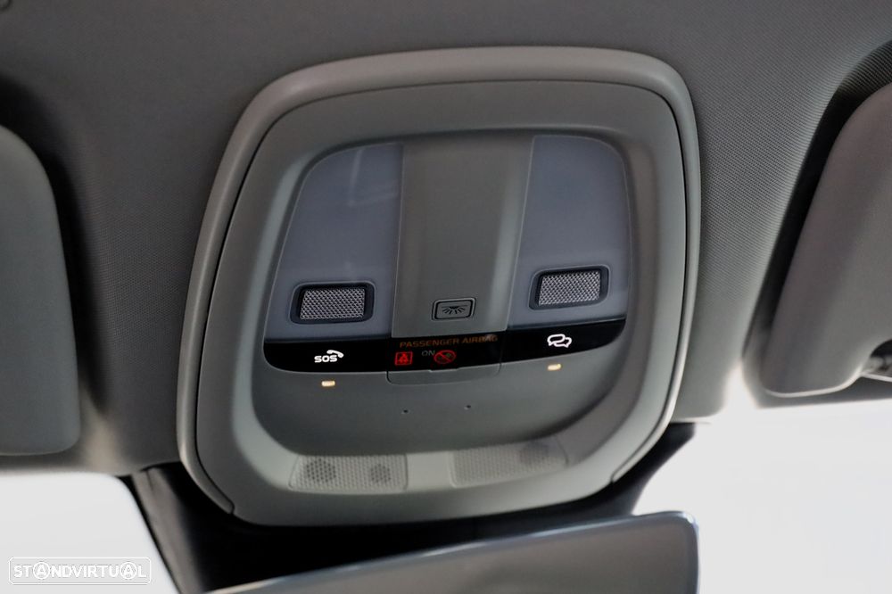 Volvo XC 60 2.0 T6 PHEV Core AWD - 29