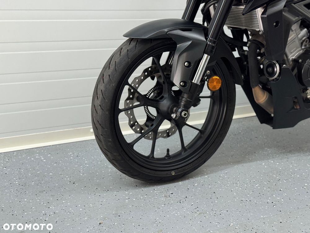 Honda CB - 16