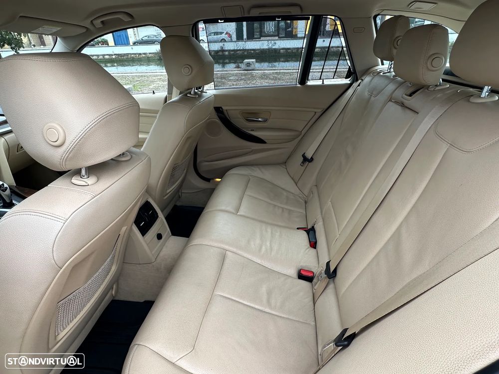 BMW 320 d Touring Auto Line Luxury - 16