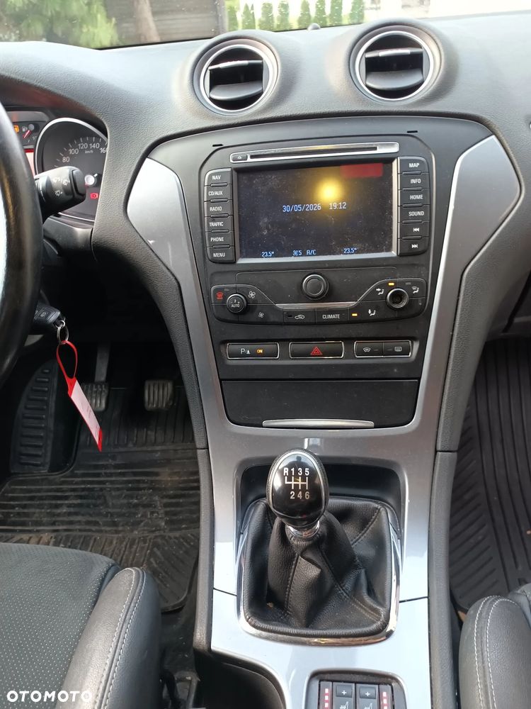Ford Mondeo 2.0 TDCi Titanium - 21