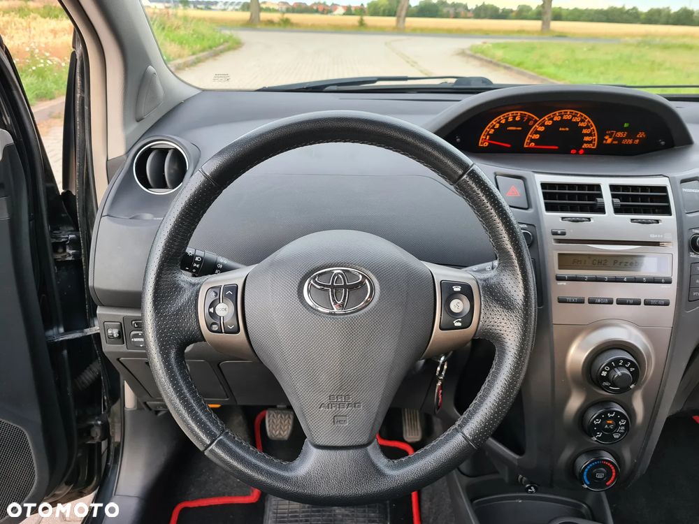 Toyota Yaris 1.33 Prestige - 17