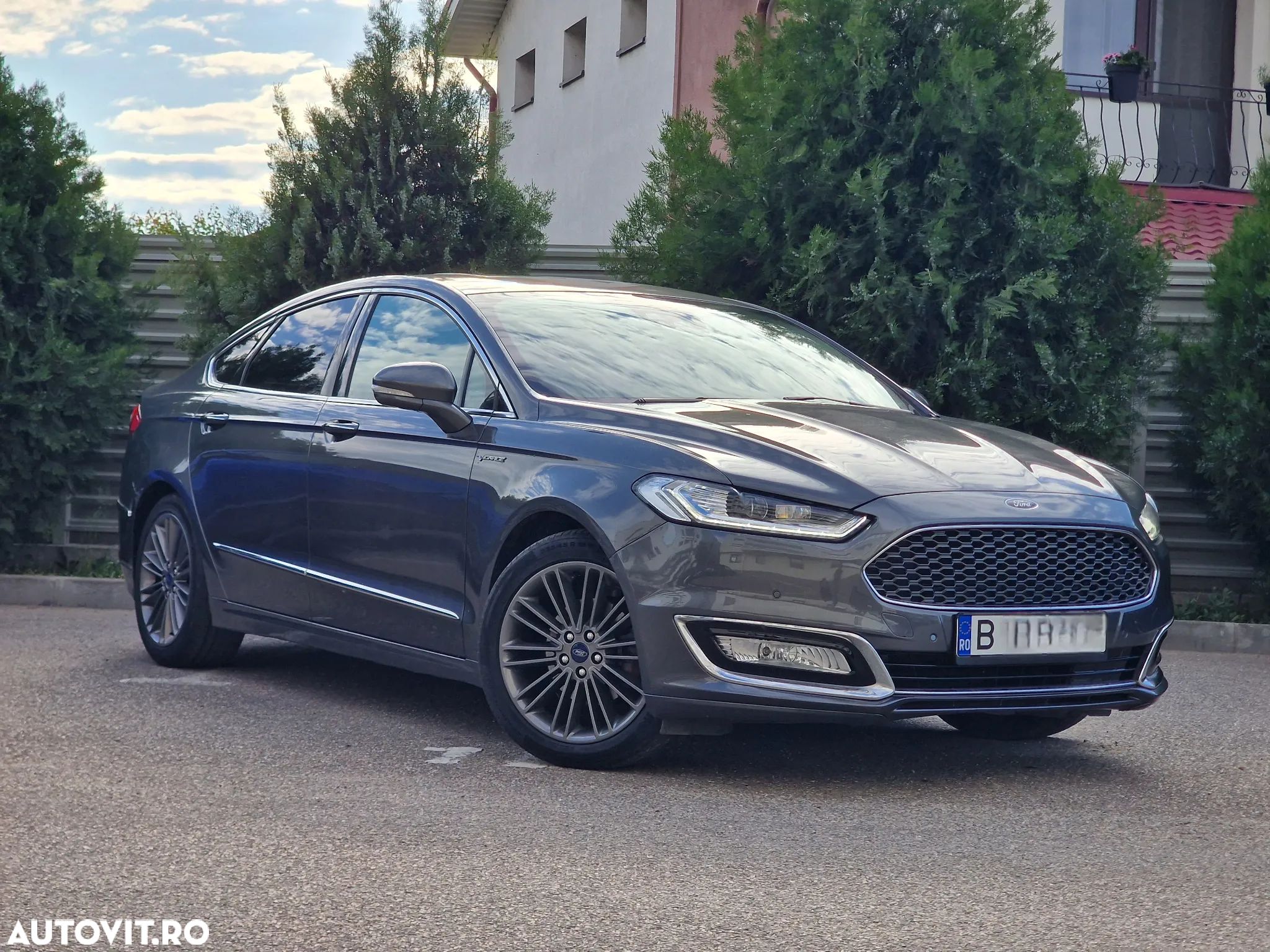 Ford Mondeo Vignale 2.0 Hybrid - 1