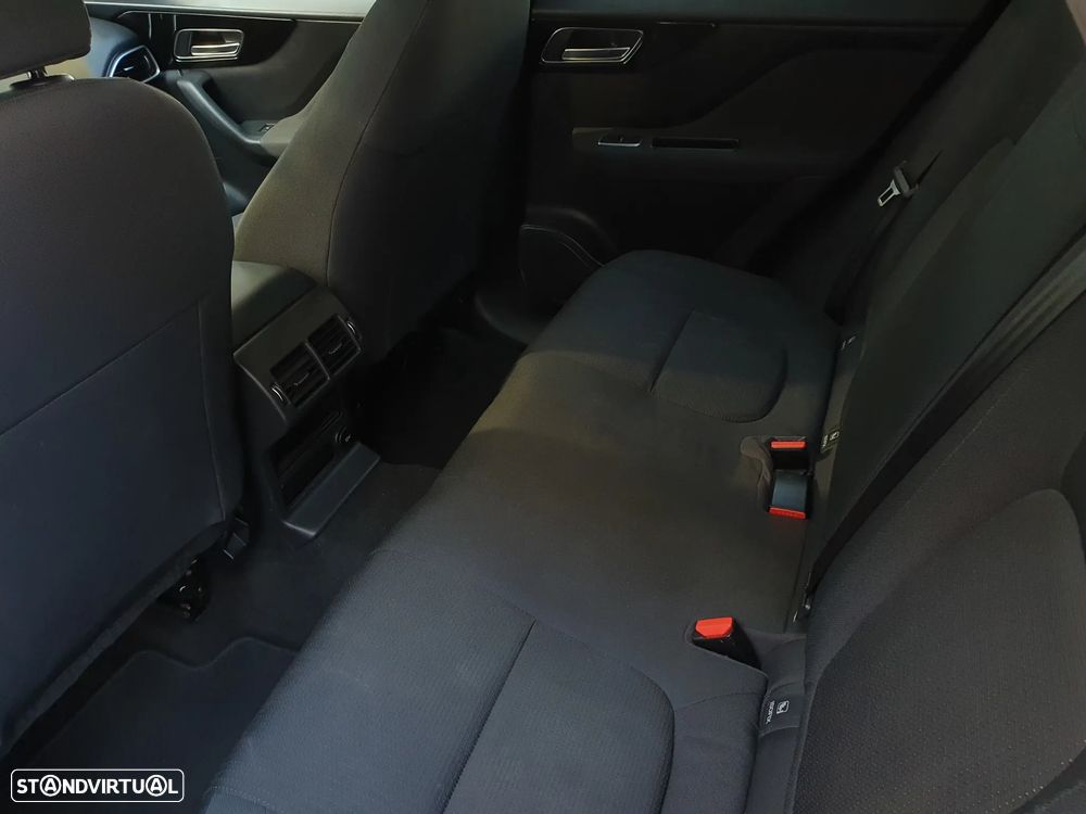 Jaguar F-Pace 2.0 i4D Pure Aut. - 21