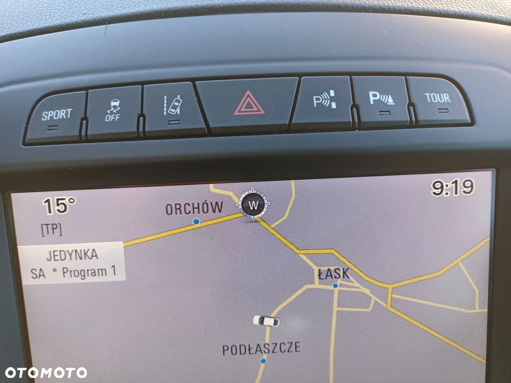 Opel Insignia - 25