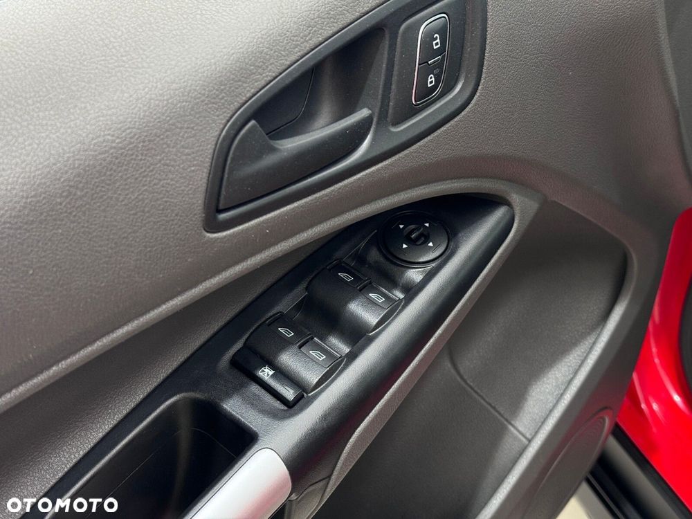 Ford Transit Connect - 21