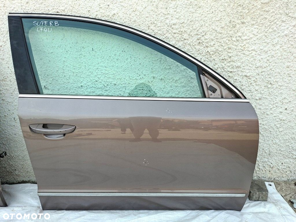 SKODA SUPERB 2011 3T KOMBI DRZWI PRAWE PRZEDNIE TYLNIE PRAWY PRZÓD TYŁ LF4U - 2