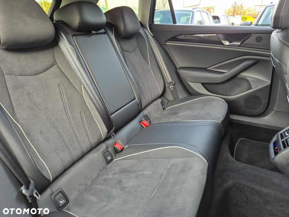 Volkswagen Passat - 17