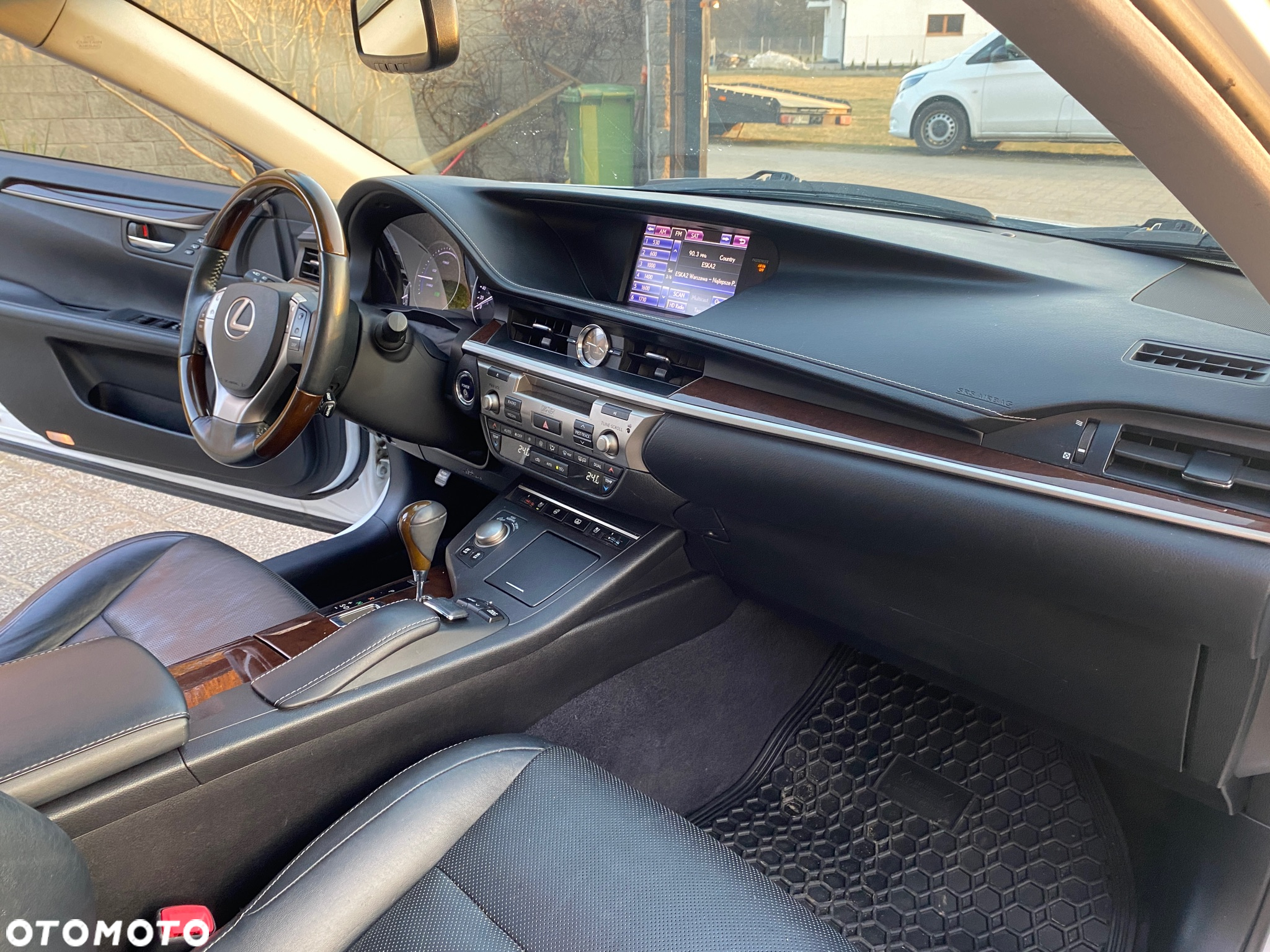 Lexus ES 300h Prestige - 25
