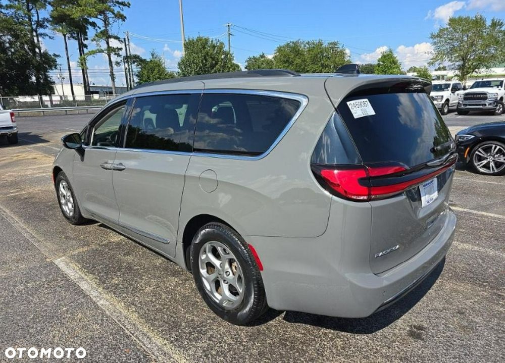 Chrysler Pacifica - 5