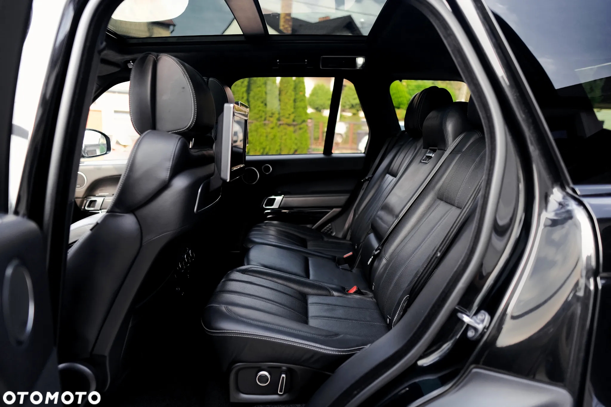 Land Rover Range Rover 4.4SD V8 AB Black - 24
