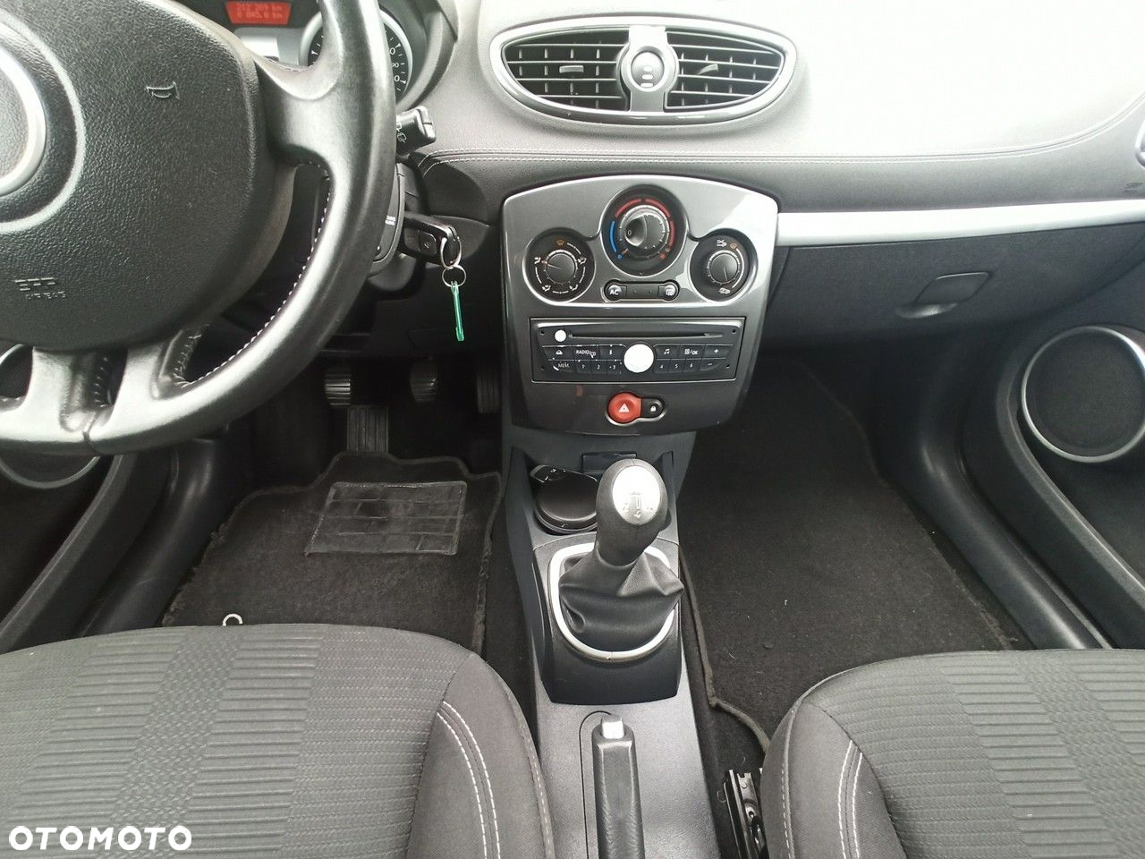 Renault Clio 1.2 16V 75 TomTom Edition - 13