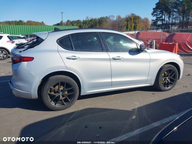 Alfa Romeo Stelvio - 3