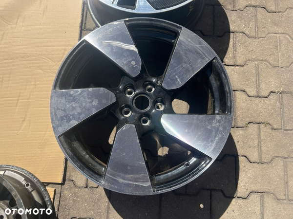 FELGA ALU ALUMINIOWA LUCID AIR 21 ET49,75 FA2026