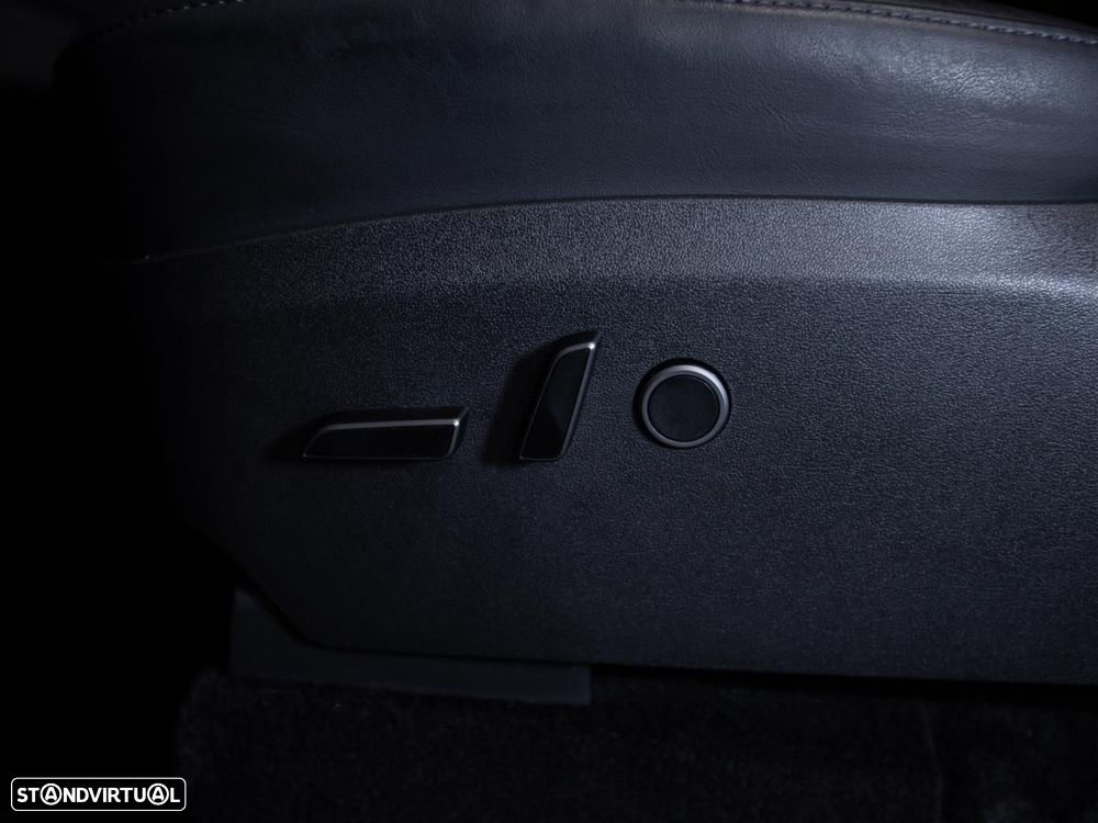 Tesla Model Y Performance Tração Integral - 19