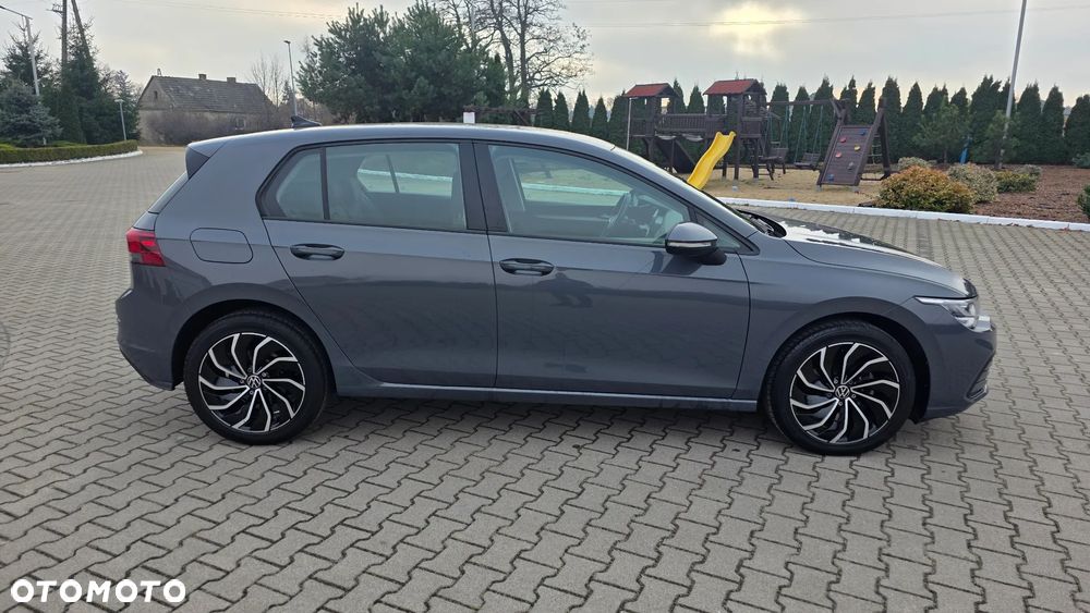 Volkswagen Golf - 6