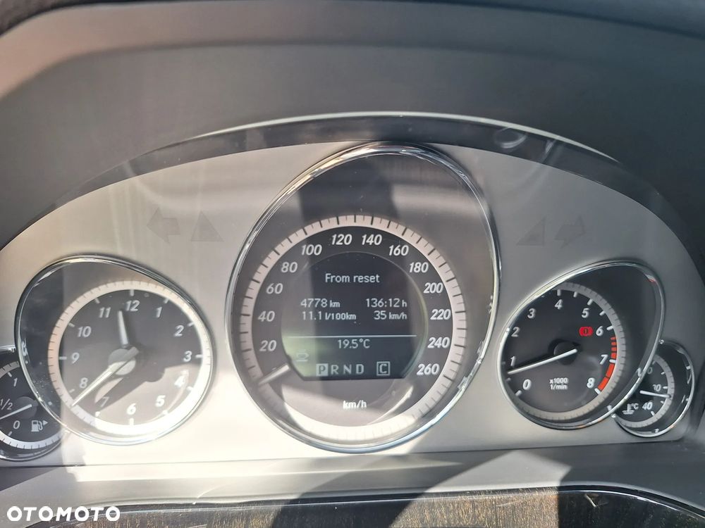 Mercedes-Benz Klasa E 250 CGI BlueEff Avantgarde - 12