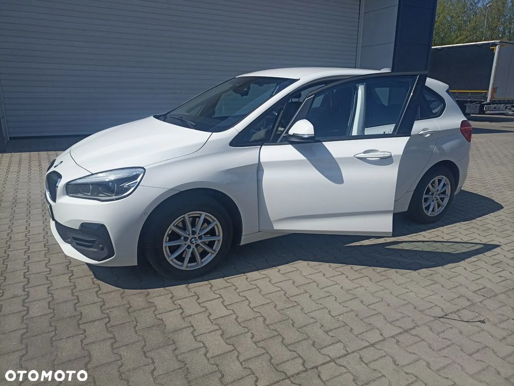 BMW Seria 2 218d - 23