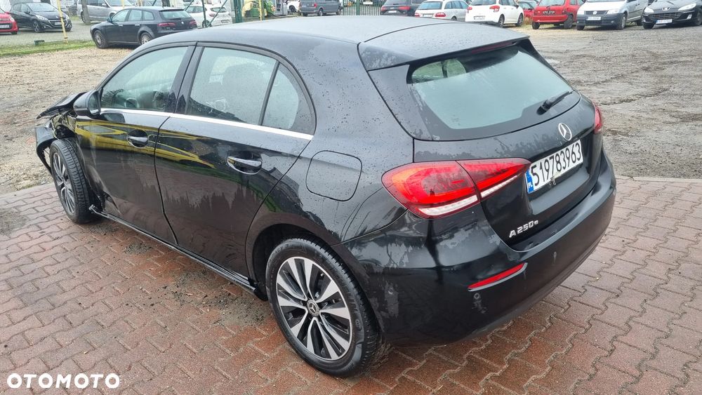 Mercedes-Benz Klasa A 250 e PHEV Progressive 8G-DCT - 13