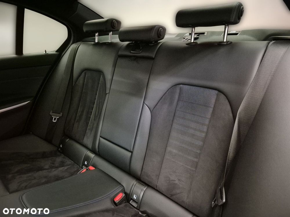 BMW Seria 3 320d xDrive mHEV M Sport - 18