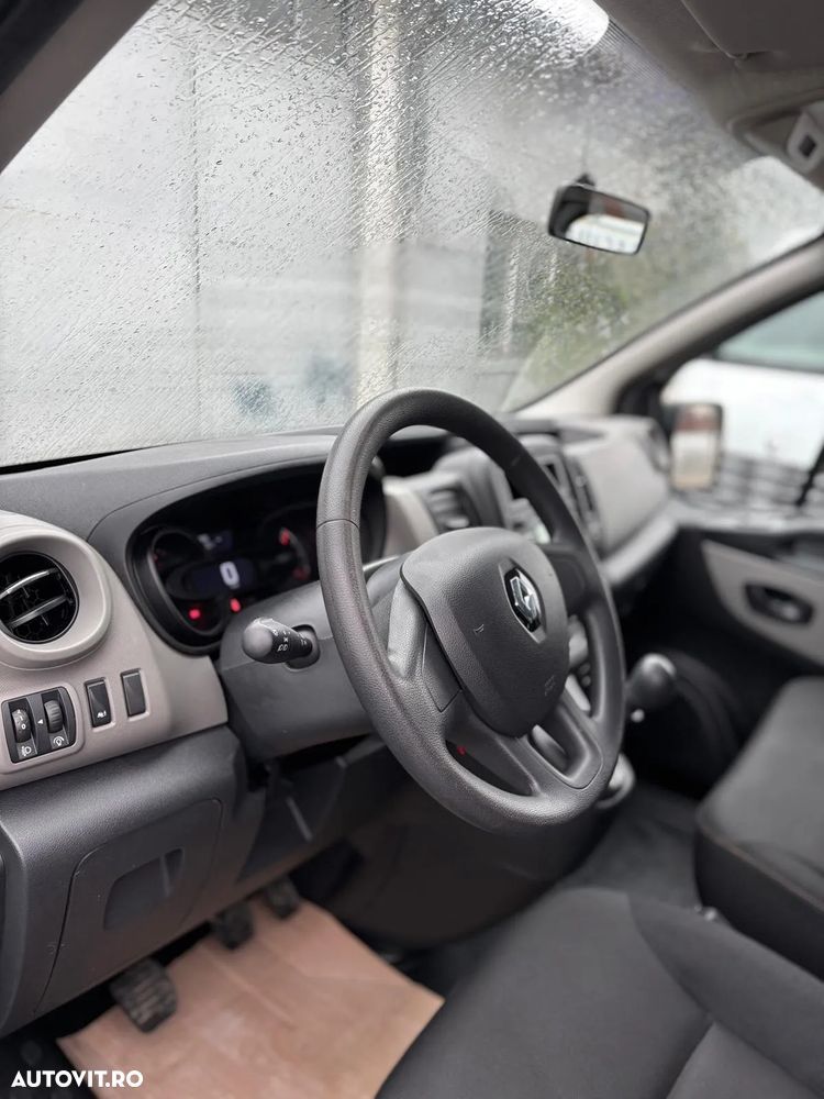Renault Trafic - 11