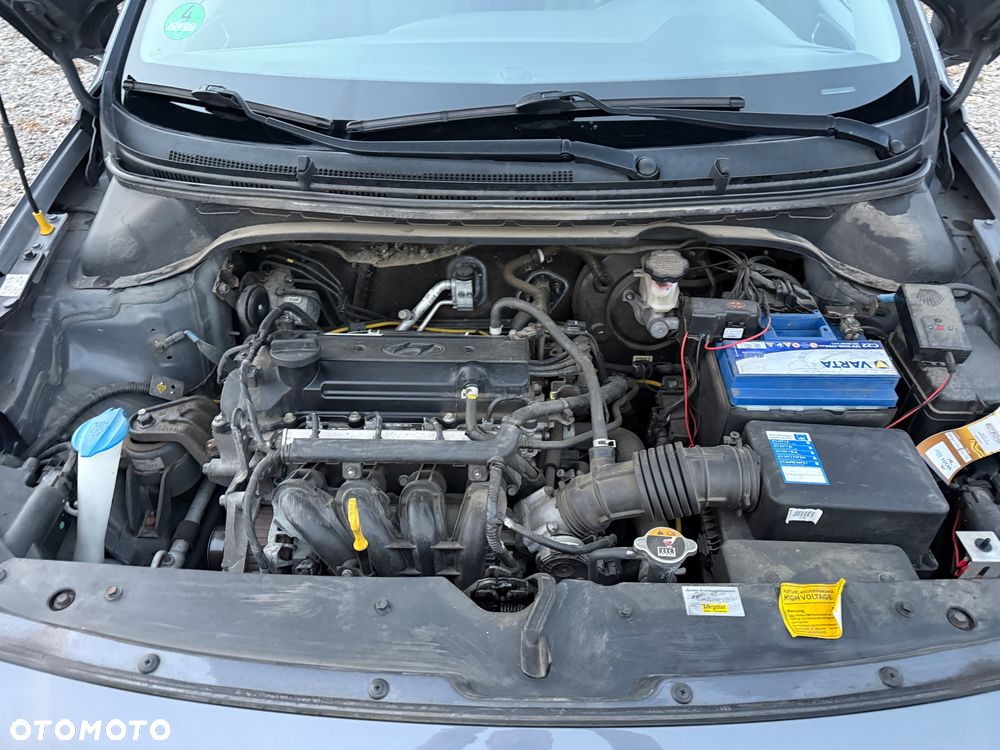 Hyundai i20 blue 1.2 Trend - 32