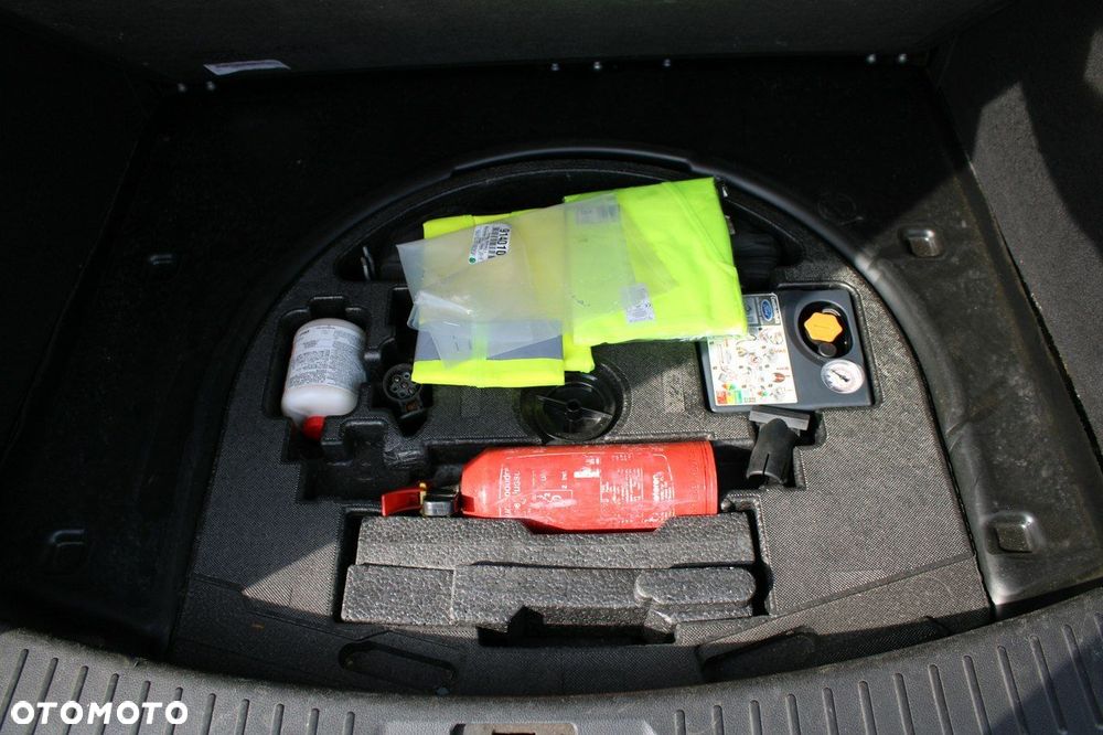Ford Kuga - 37