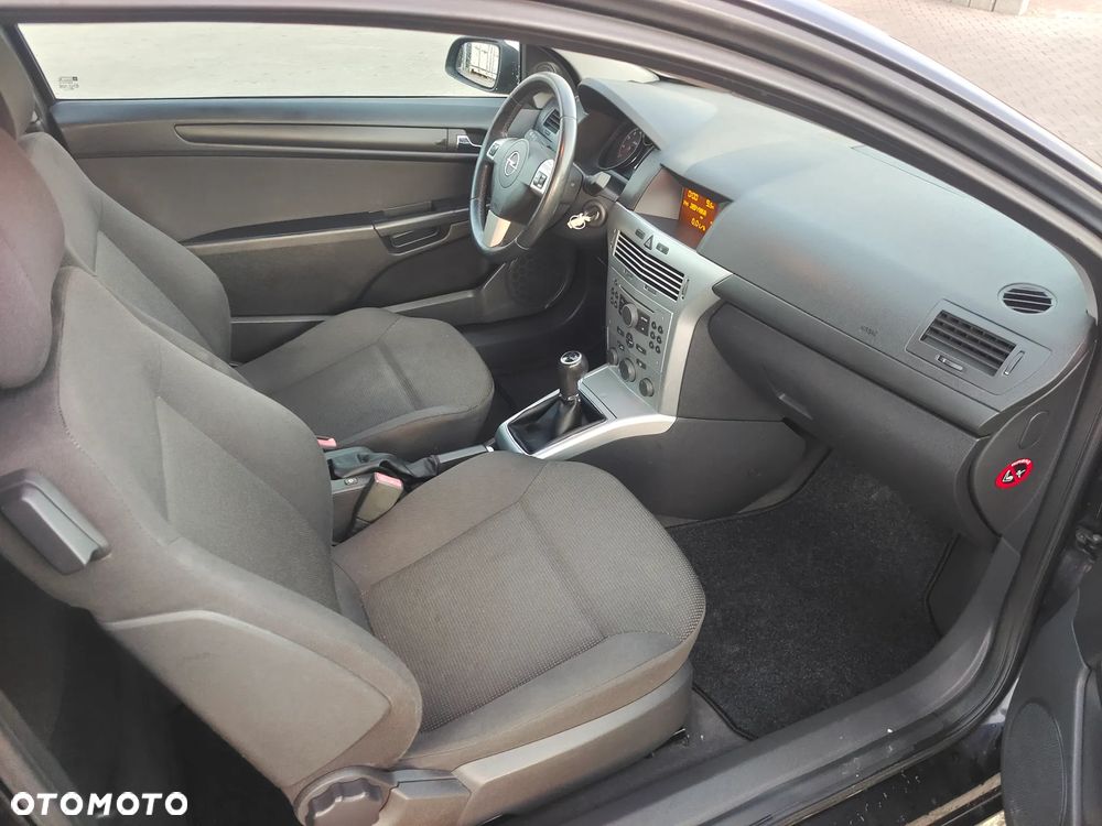 Opel Astra GTC 1.6 Edition - 20