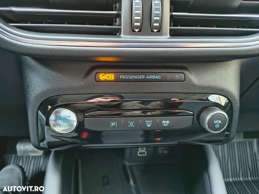 Ford Kuga 2.5 Duratec FWD PHEV Titanium - 13