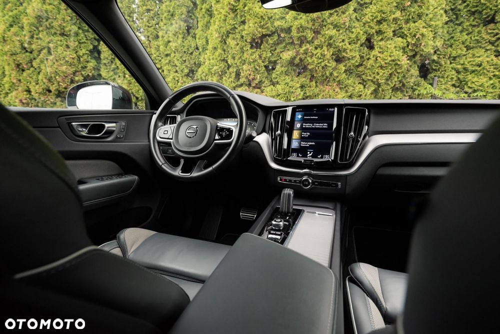 Volvo XC 60 B5 B AWD R-Design - 17