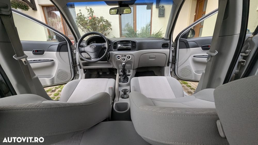 Hyundai Accent - 9