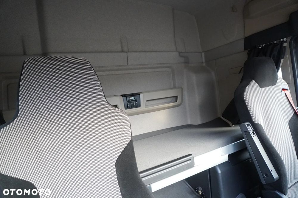 MAN TGS 35.420 8×2 / Rama 6,4 m / 3 osie skrętne / 2 sztuki - 23