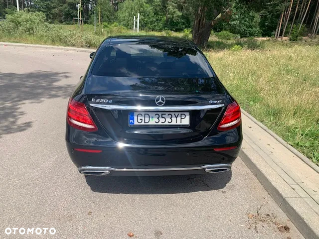 Mercedes-Benz Klasa E 220 d 4-Matic 9G-TRONIC - 2