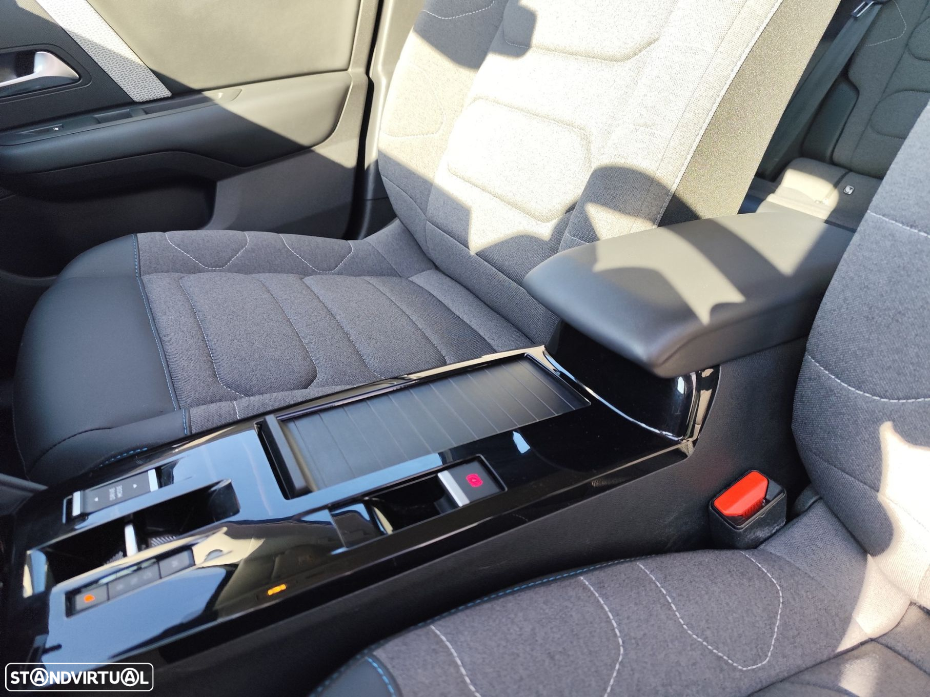 Citroën C4 1.5 BlueHDi Feel Pack EAT8 - 26
