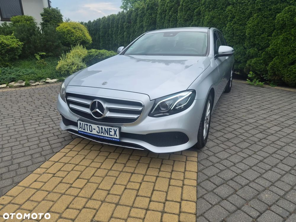 Mercedes-Benz Klasa E 200 4Matic 9G-TRONIC Avantgarde - 2