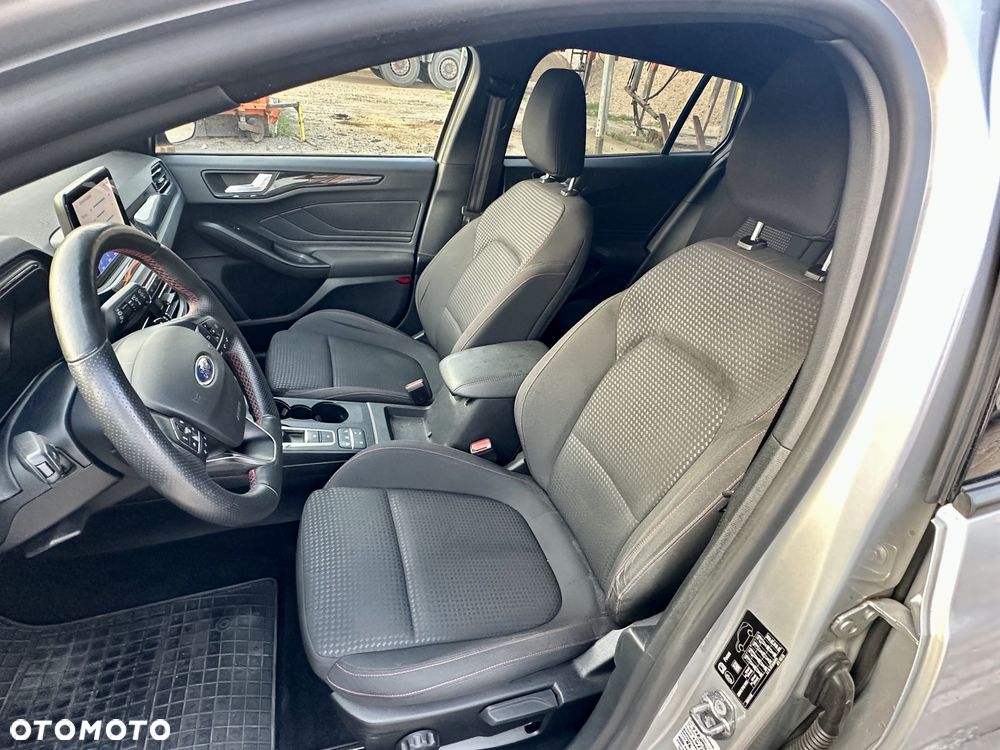 Ford Focus 2.0 EcoBlue STart-Stopp-System ST-LINE - 11