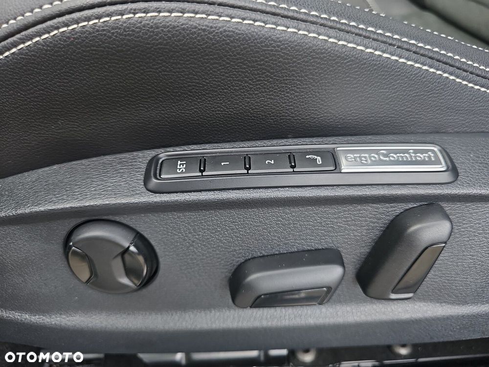 Volkswagen Passat - 22