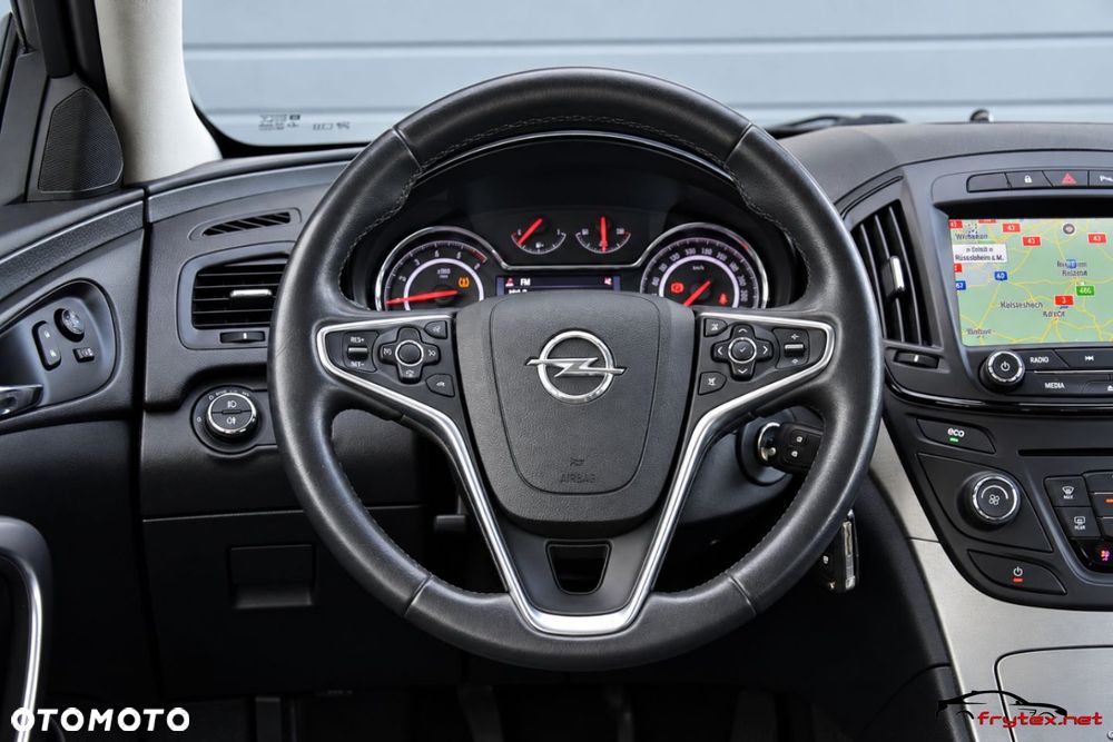 Opel Insignia - 32