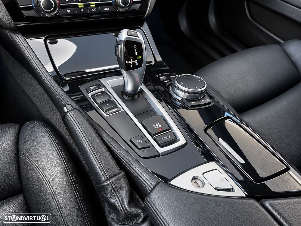 BMW 520 d Pack Desportivo M Auto - 49