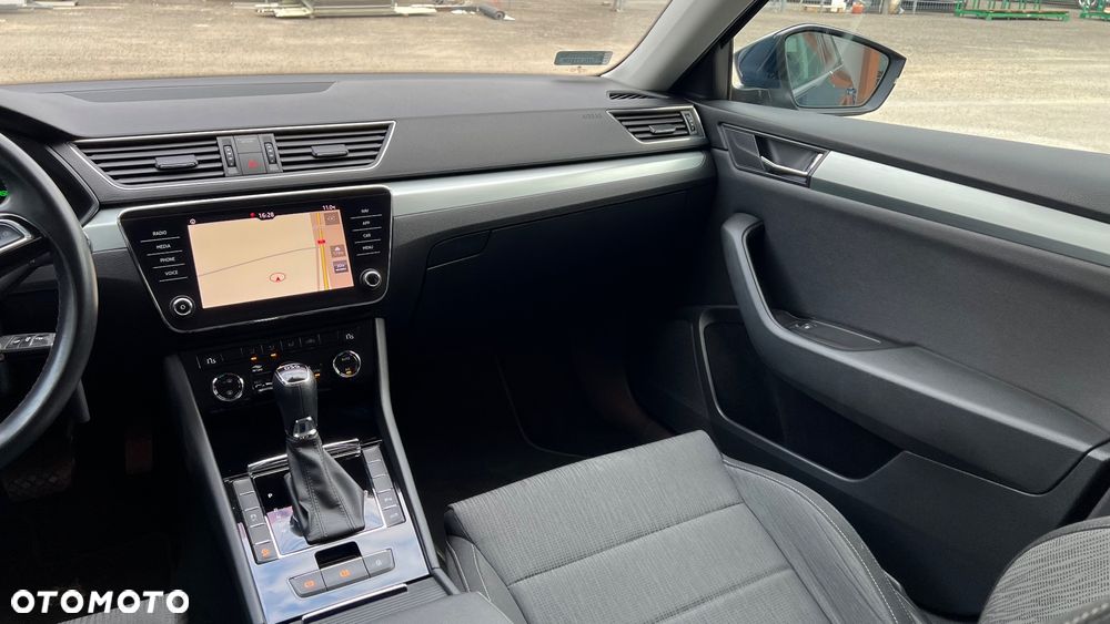 Skoda Superb 2.0 TDI Ambition DSG - 6