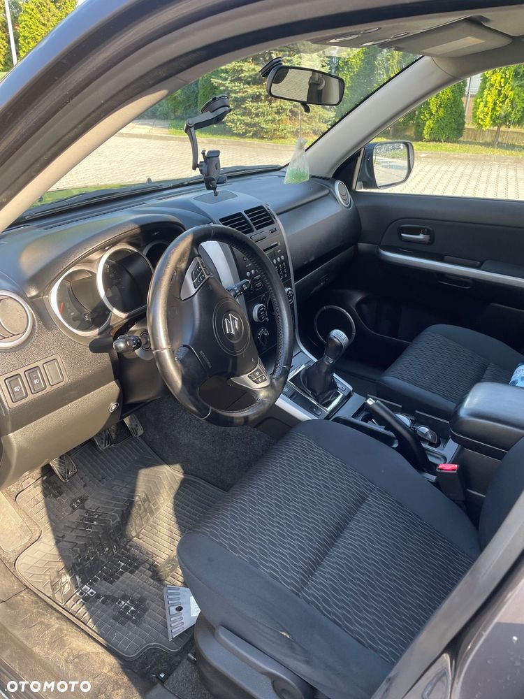 Suzuki Grand Vitara 2.4 Premium - 9