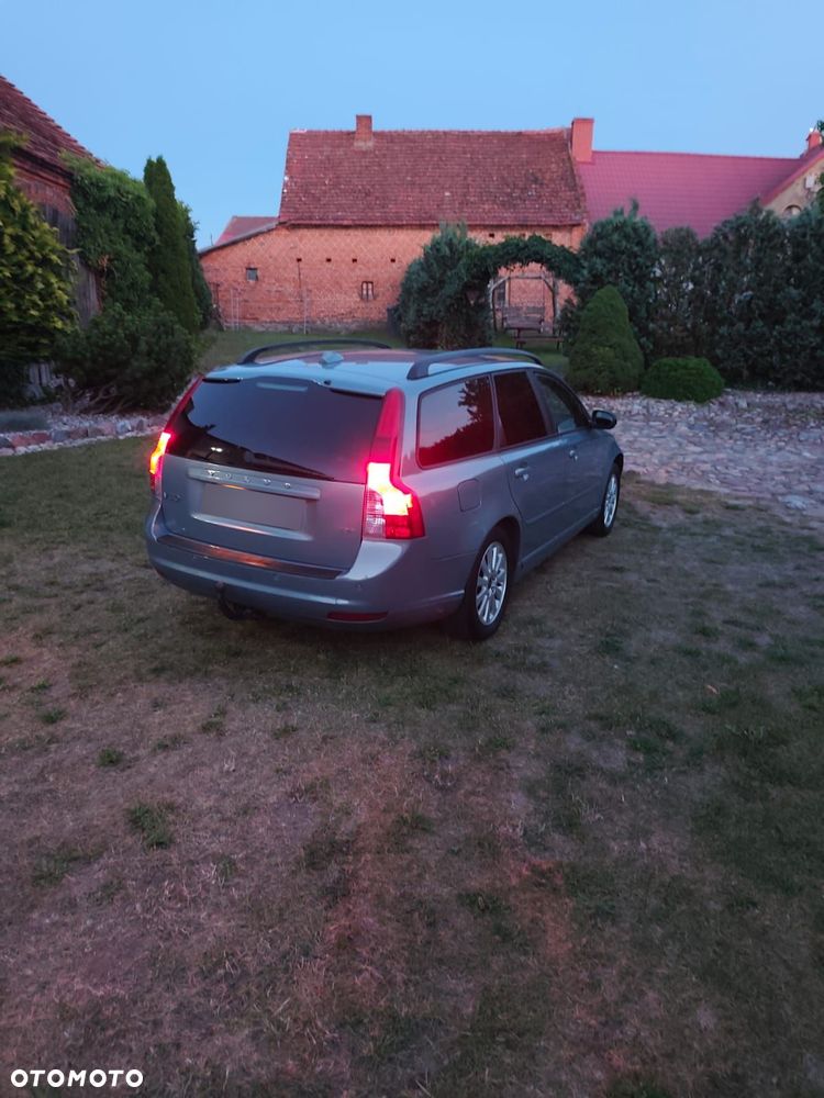 Volvo V50 - 40