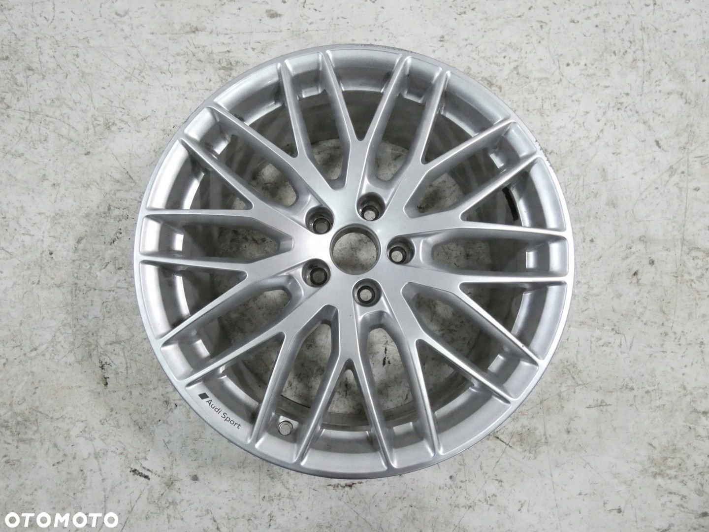Audi aluminiowa felga 19 8V0601025FF - 1