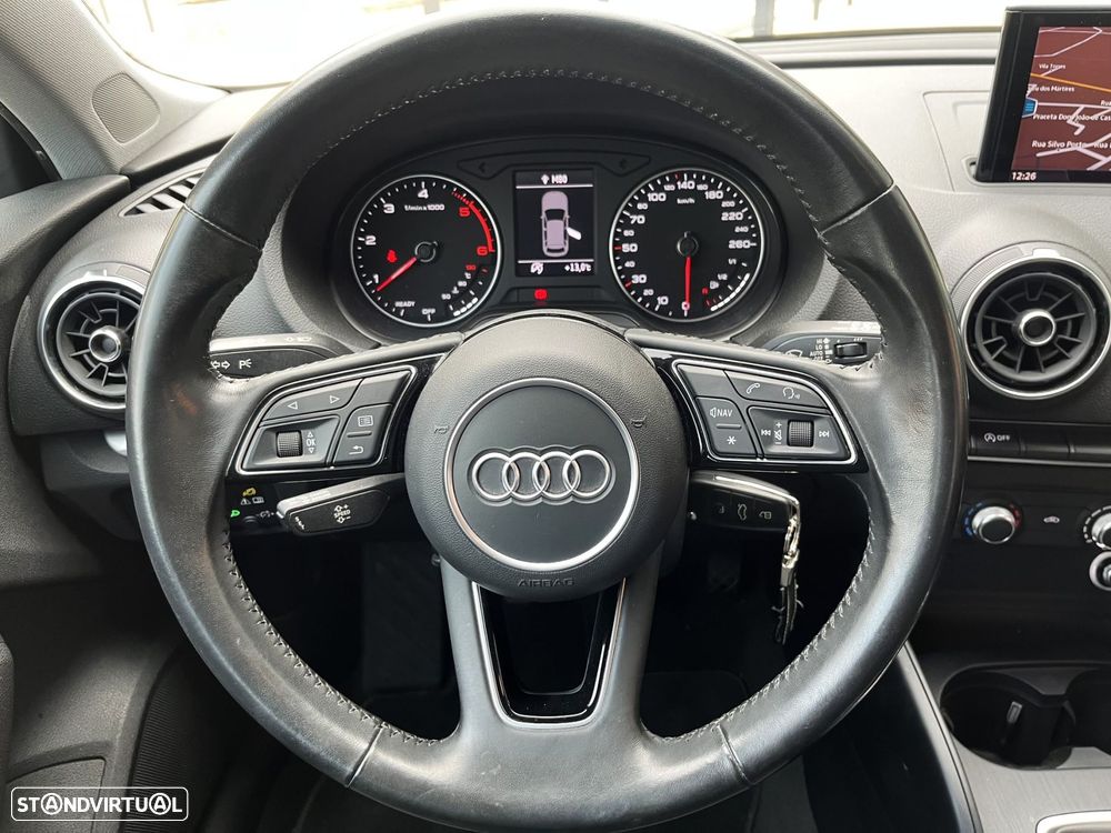 Audi A3 Sportback 1.6 TDI Design - 11