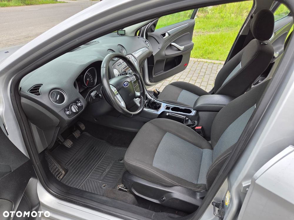 Ford Mondeo 1.6 T Ambiente - 19