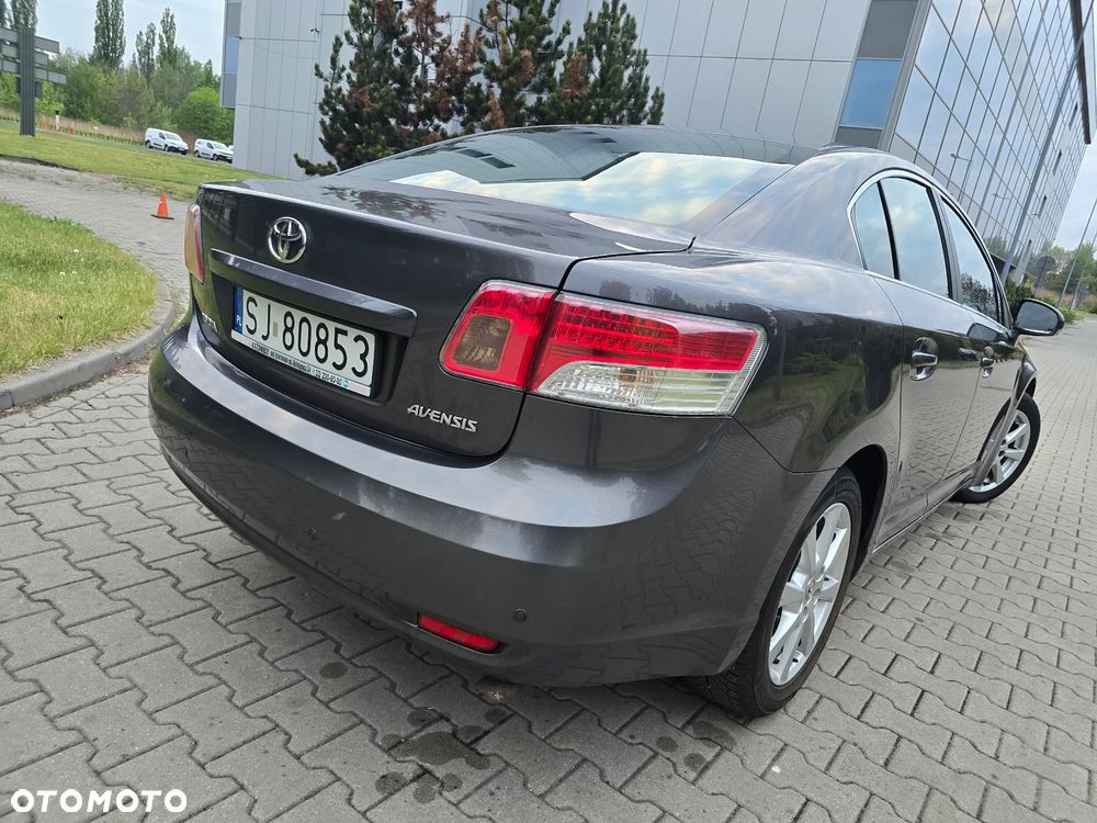 Toyota Avensis 2.0 D-4D Luna - 26